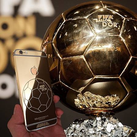 Cristiano Ronaldo  iPhone 6 dourado