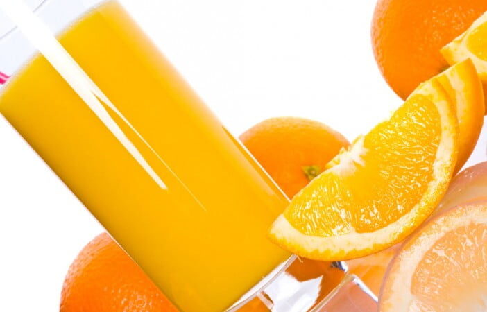 Conheça benefícios de comer uma laranja por dia