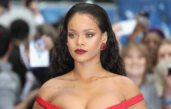 Com sucesso dos produtos cosméticos, Rihanna anuncia lançamento de linha de lingeries “Savage x Fenty”